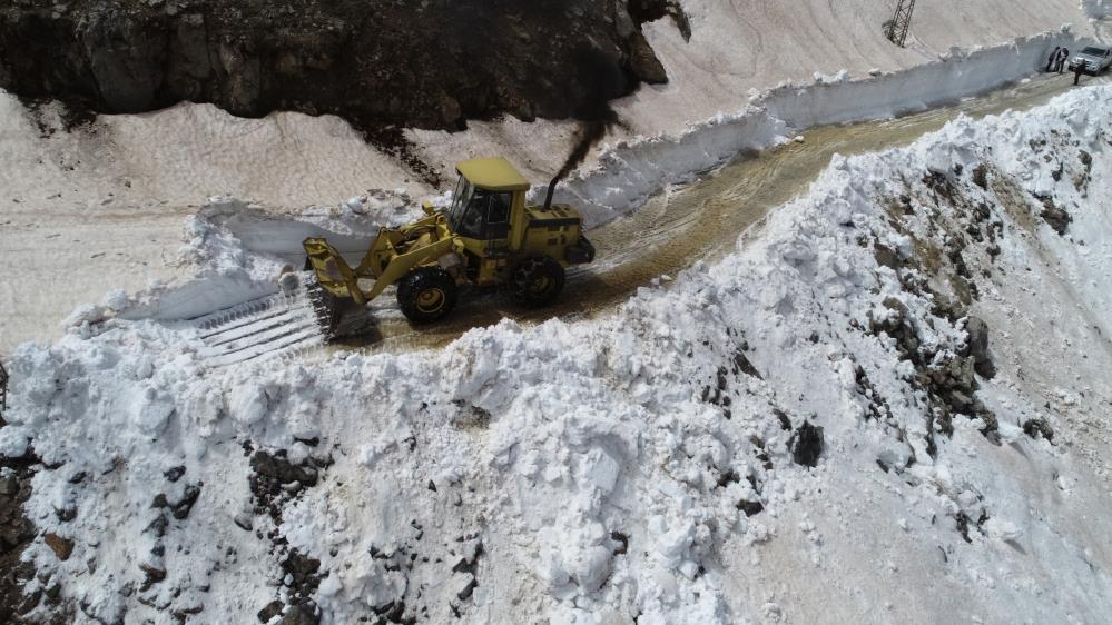 Nisan ayında 5 metre kar