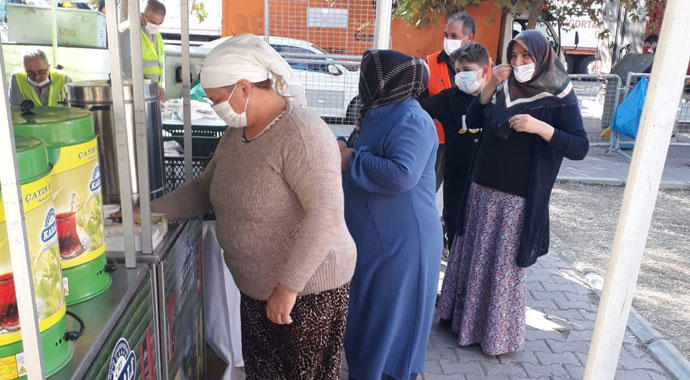 Karali Çay, depremzedeleri unutmadı