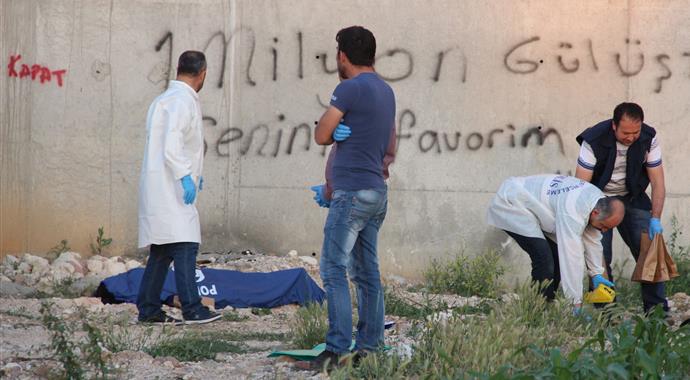 Karaman'da üst geçitin altında ceset bulundu