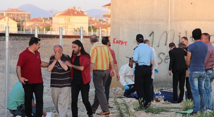 Karaman'da üst geçitin altında ceset bulundu
