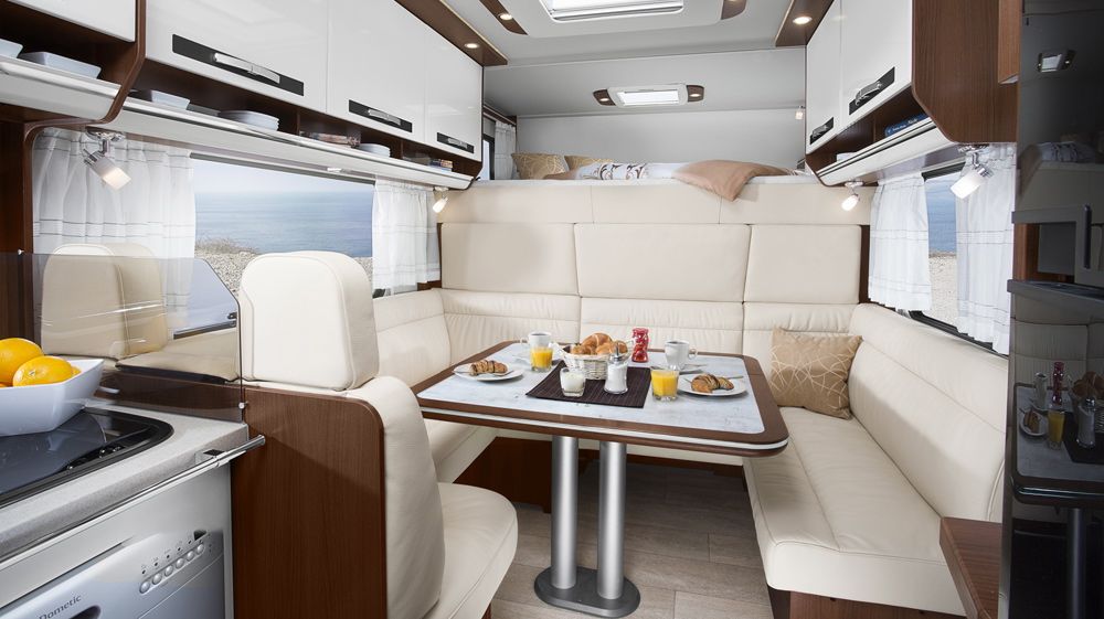 Karavanın iç dekorasyonu büyülüyor