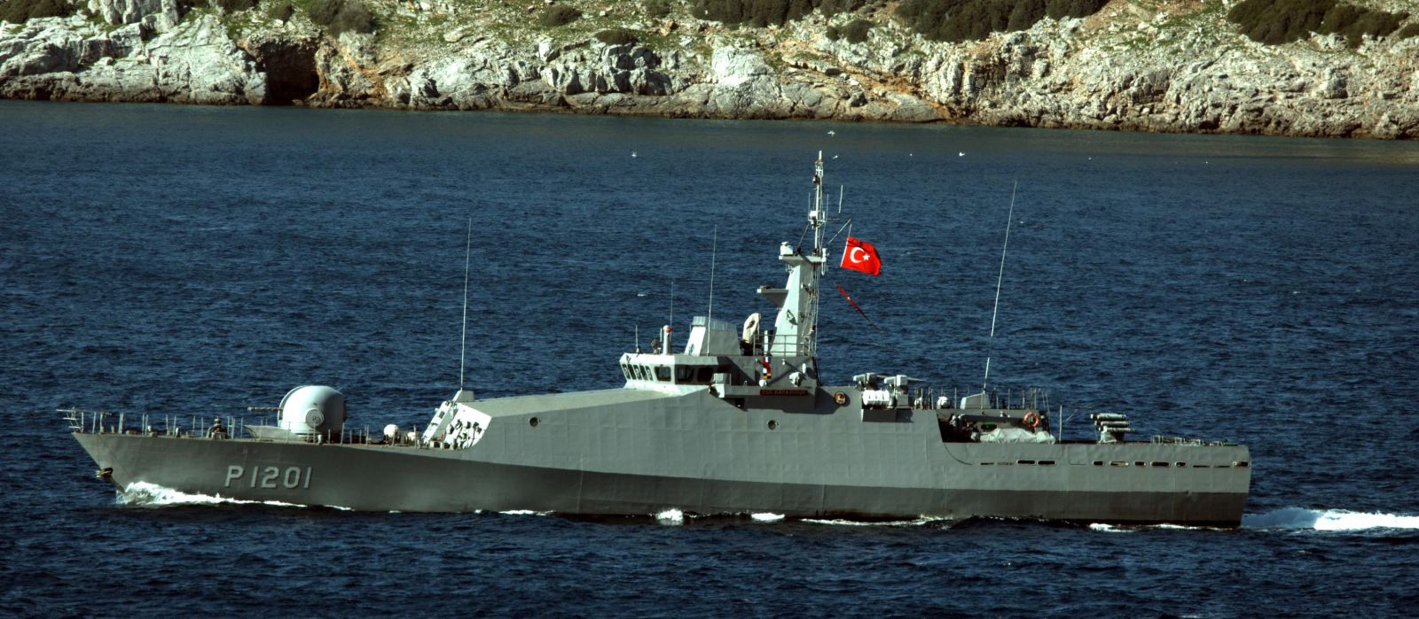 Kardak'ta hareketli saatler! Savaş gemileri...