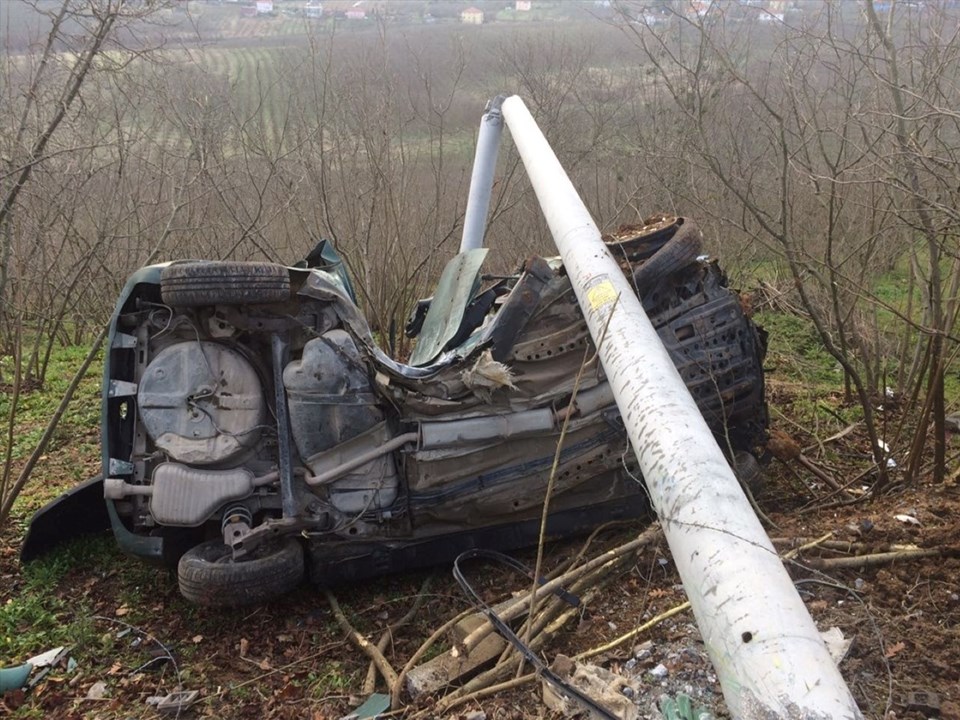 İki kardeşi ayıran feci kaza