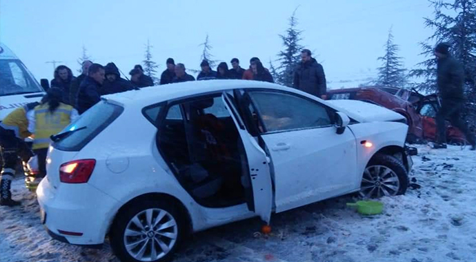 Eskişehir'de yoğun kar yağışı kaza getirdi: 1 ölü, 7 yaralı