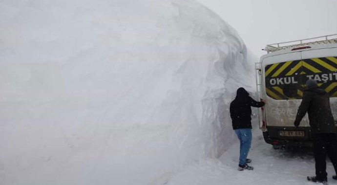 Karlıova'da 18 gün sonra eğitim yeniden başladı