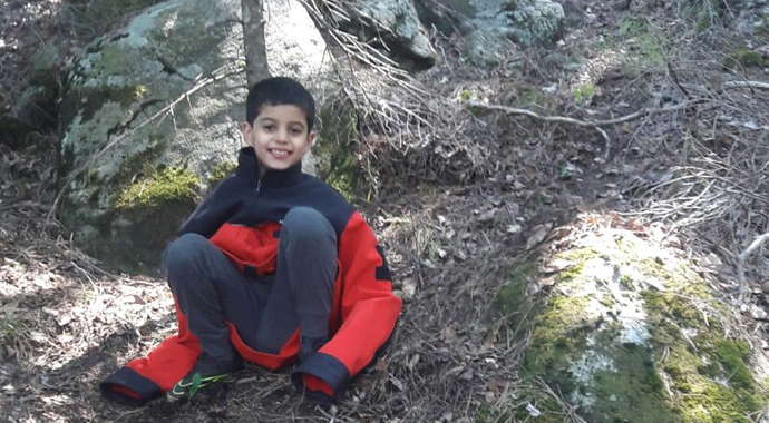 9 yaşındaki çocuk geceyi uçurumun kenarında uyuyarak geçirmiş