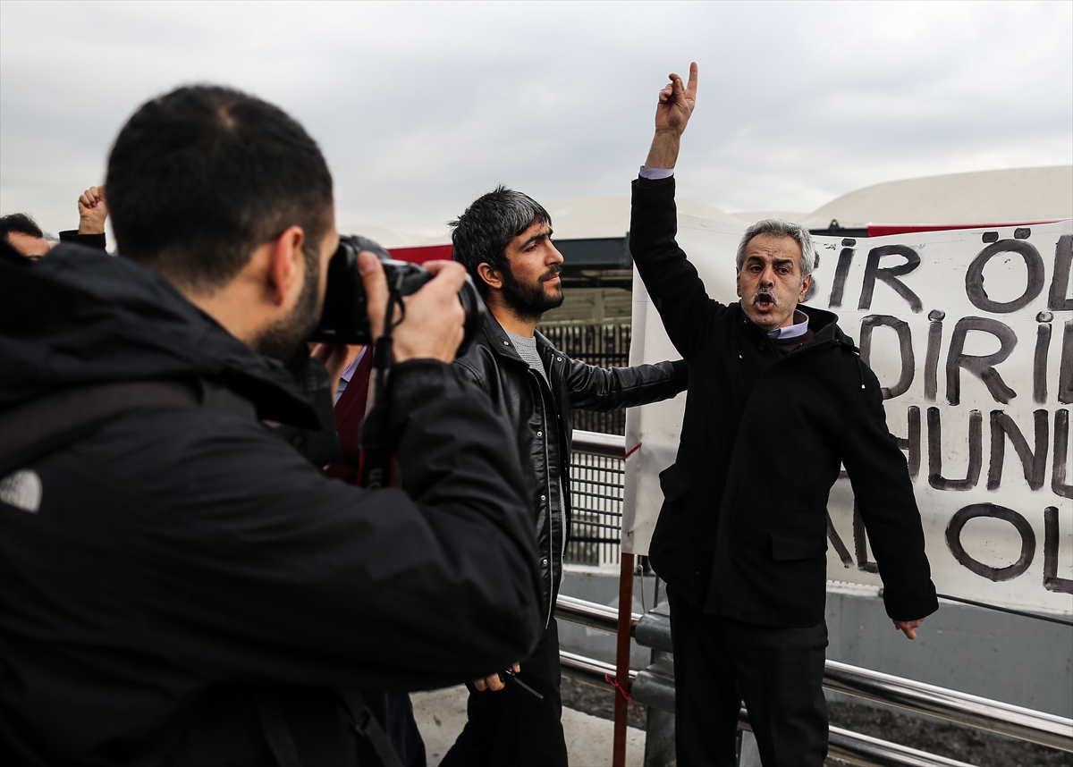 Beşiktaş'ta çelenk bırakan konsoloslara tepki