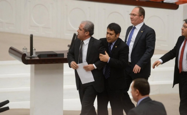 Meclis’te ‘darbe’ tartışması