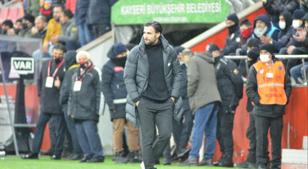 İstanbul'da el sıkıştılar! Kayserispor'un yeni hocası Ömer Erdoğan oldu