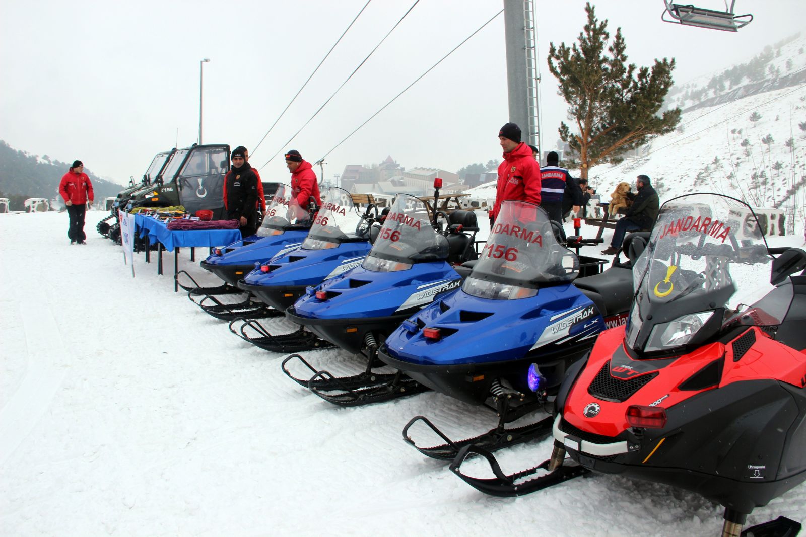 Kayak tutkunlarının huzur ve güvenliği jandarmaya emanet
