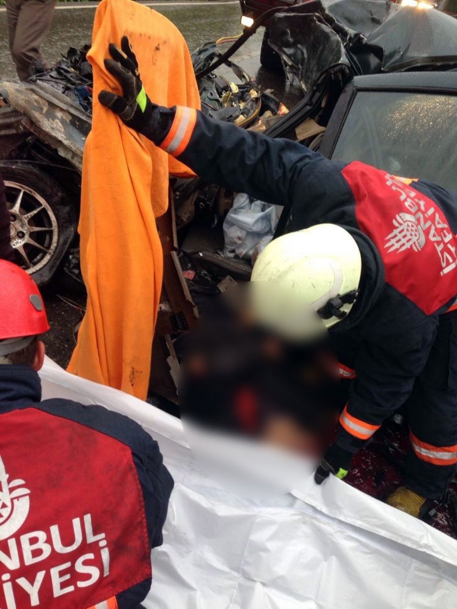 İstanbul'da korkunç kaza: 2 ölü