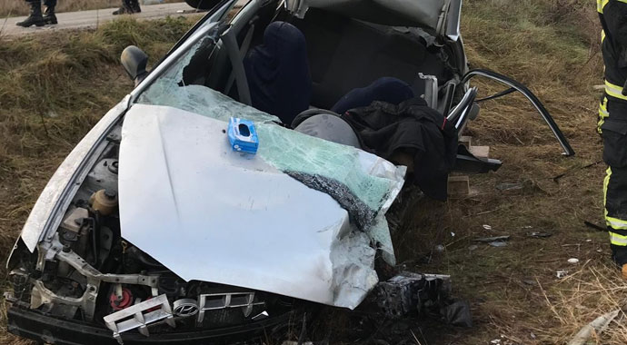 Feci kaza! Kafa kafaya çarpıştılar: 1 ölü, 4 yaralı