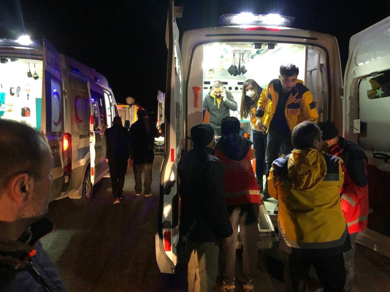 Erzincan'da yolcu otobüsü şarampole uçtu: 1 ölü, 33 yaralı