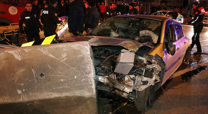 Yeni evli çifti trafik kazası ayırdı