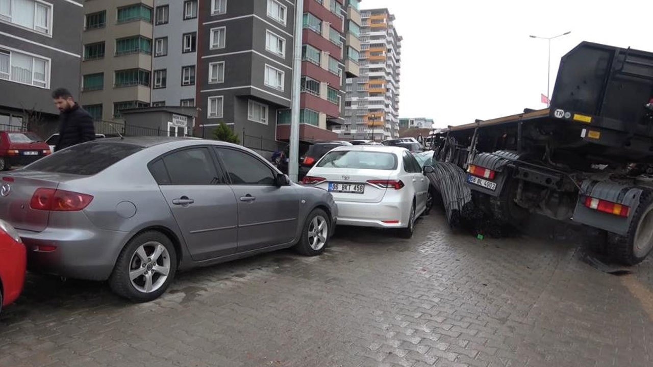 Feci kaza! 7 araca çarpa çarpa gitti, ortlık savaş alanına döndü