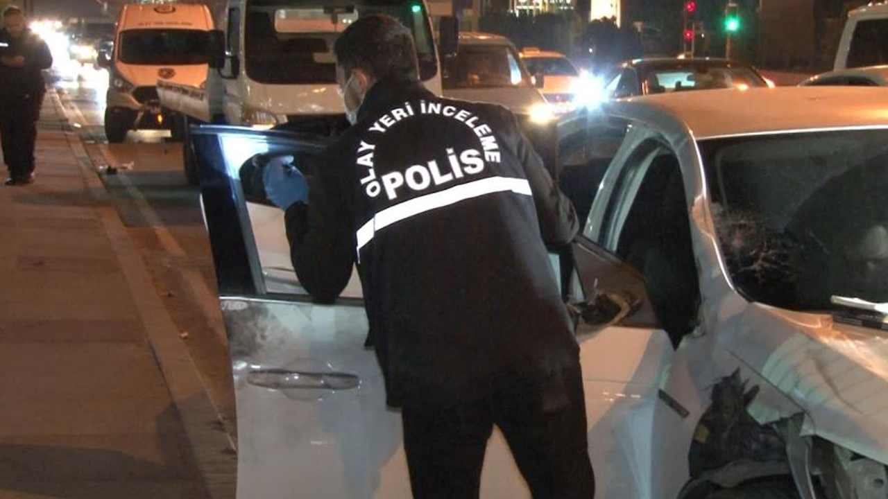 Feci kaza: 2 kadına araba çarptı: 1 ölü, 1 yaralı