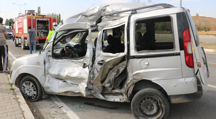 Kamyon şoförünün manevrası faciayı önledi