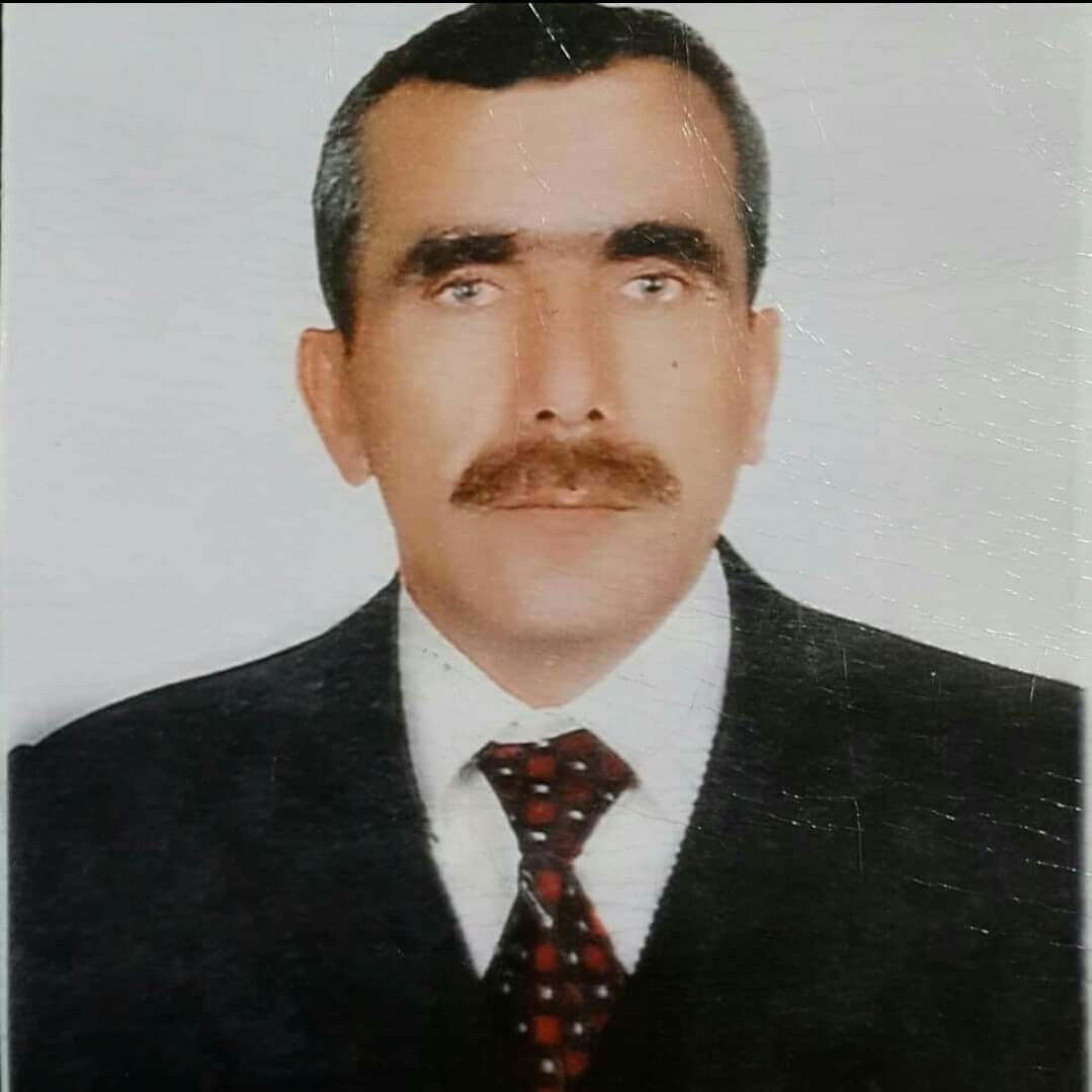 Tomruk yüklü traktör devrildi: 1 ölü