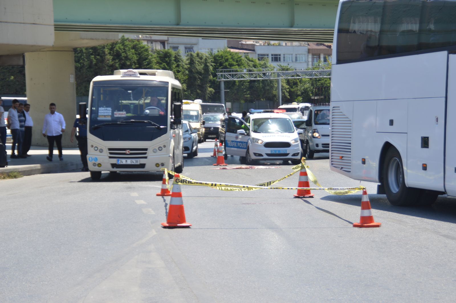 15 Temmuz Demokrasi Otogarı girişinde feci kaza: 1 ölü, 1 yaralı