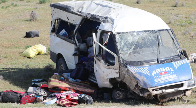 Aksaray’da tarım işçilerini taşıyan minibüs devrildi: 13 yaralı