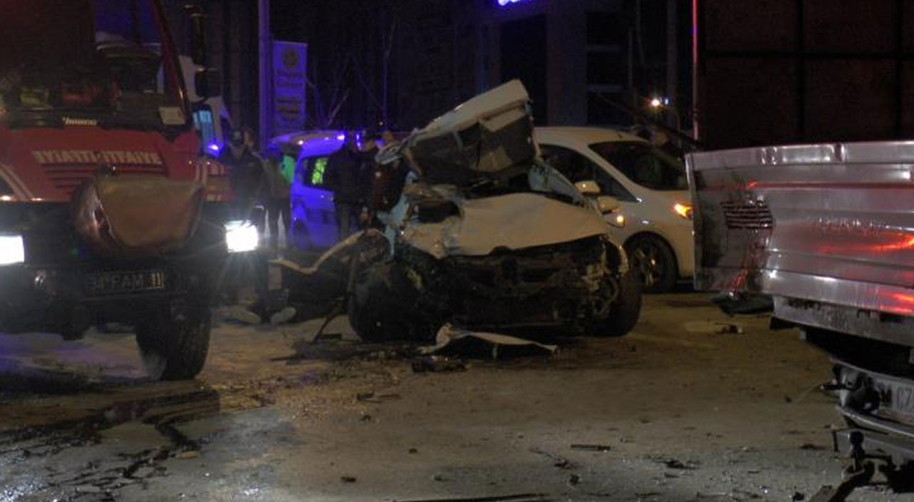 Kadıköy'de yol savaş alanına döndü: Ölü ve yaralı var
