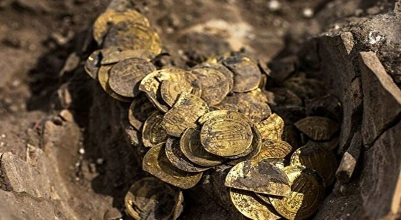 Arkeologlardan tarihi keşif: Kazıdıkça altın sikke fışkırdı