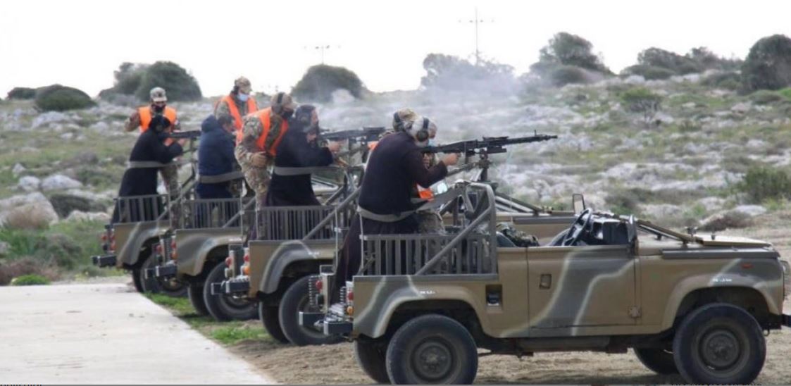 Güney Kıbrıs'tan provokasyon! Papazlara ağır silahlı eğitim verdiler