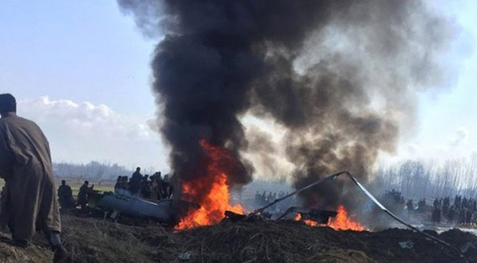 Keşmir’de tansiyon yükseliyor: Hindistan’a ait 2 savaş uçağı düştü Keşmir’de tansiyon yükseliyor: Hindistan’a ait 2 savaş uçağı düştü