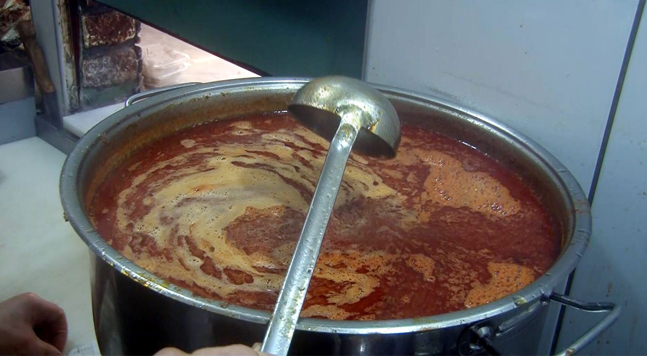 Soğuğa karşı doğal antibiyotik:  Vatandaşlar kelle paçaya yoğun ilgi gösteriyor Soğuğa karşı doğal antibiyotik:  Vatandaşlar kelle paçaya yoğun ilgi gösteriyor