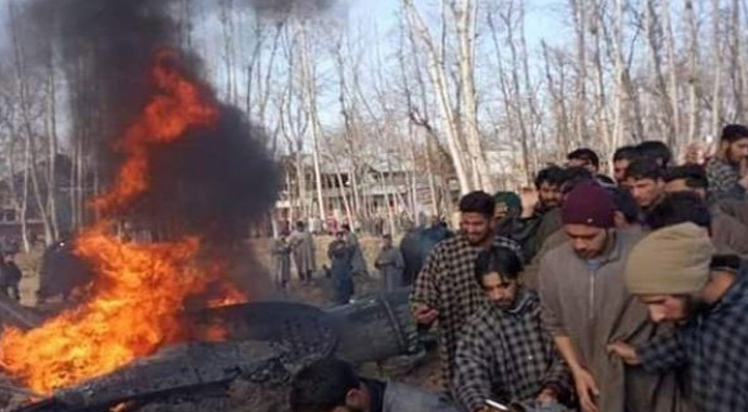 Keşmir’de tansiyon yükseliyor: Hindistan’a ait 2 savaş uçağı düştü