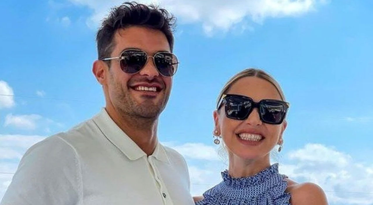 Mehmet Dinçerler 'in eski sevgilisiyle komşu oluyorlar! Hadise boşanan ünlü çiftin evini tuttu, ödeyecekleri kira şoke etti Mehmet Dinçerler 'in eski sevgilisiyle komşu oluyorlar! Hadise boşanan ünlü çiftin evini tuttu, ödeyecekleri kira şoke etti