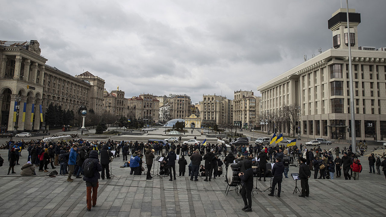 Zelenskiy'e sanatsal destek: Patlama seslerinin gölgesinde klasik müzik konseri Zelenskiy'e sanatsal destek: Patlama seslerinin gölgesinde klasik müzik konseri