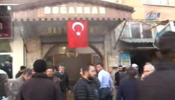 Kilis'e atılan roket bir lokantaya düştü: 5 yaralı