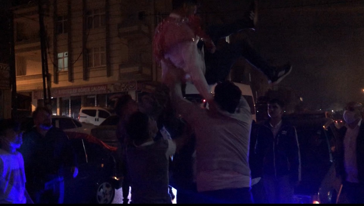 Asker kınasında ceza yediler, uslanmayıp konvoy yaptılar