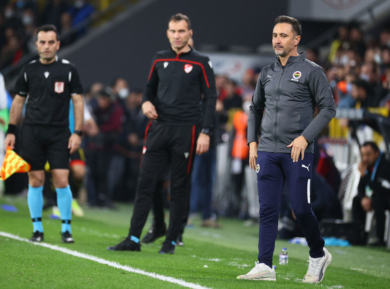 Fenerbahçe'de Başkan Ali Koç okların hedefinde... Daha ne kaldı?