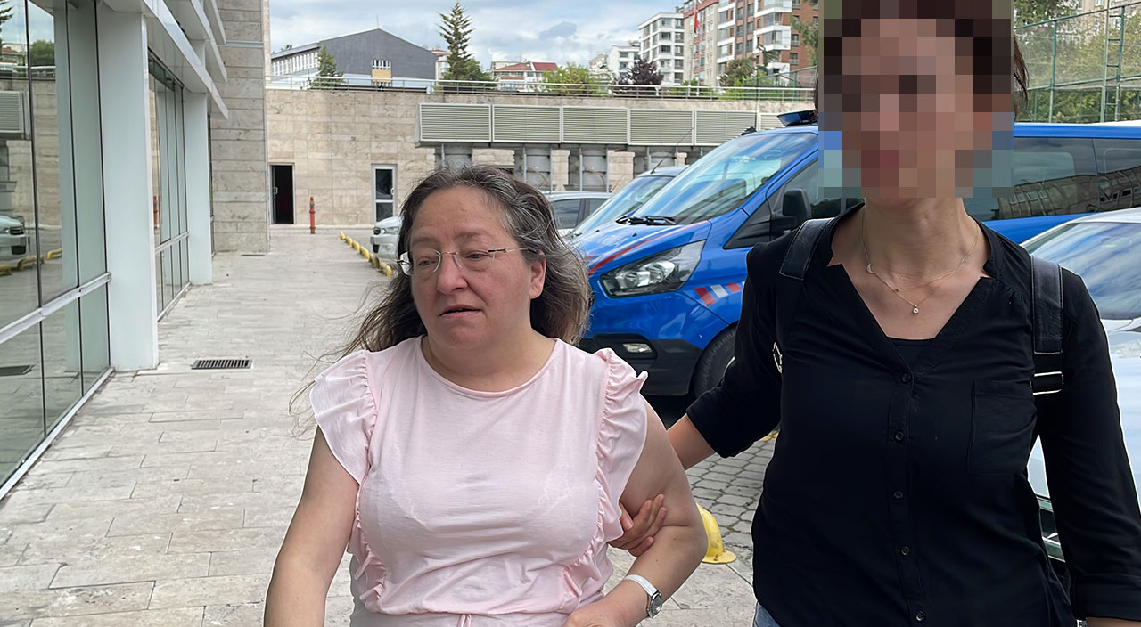 Cumhurbaşkanı Erdoğan’a hakaret eden kadın gözaltına alındı Cumhurbaşkanı Erdoğan’a hakaret eden kadın gözaltına alındı