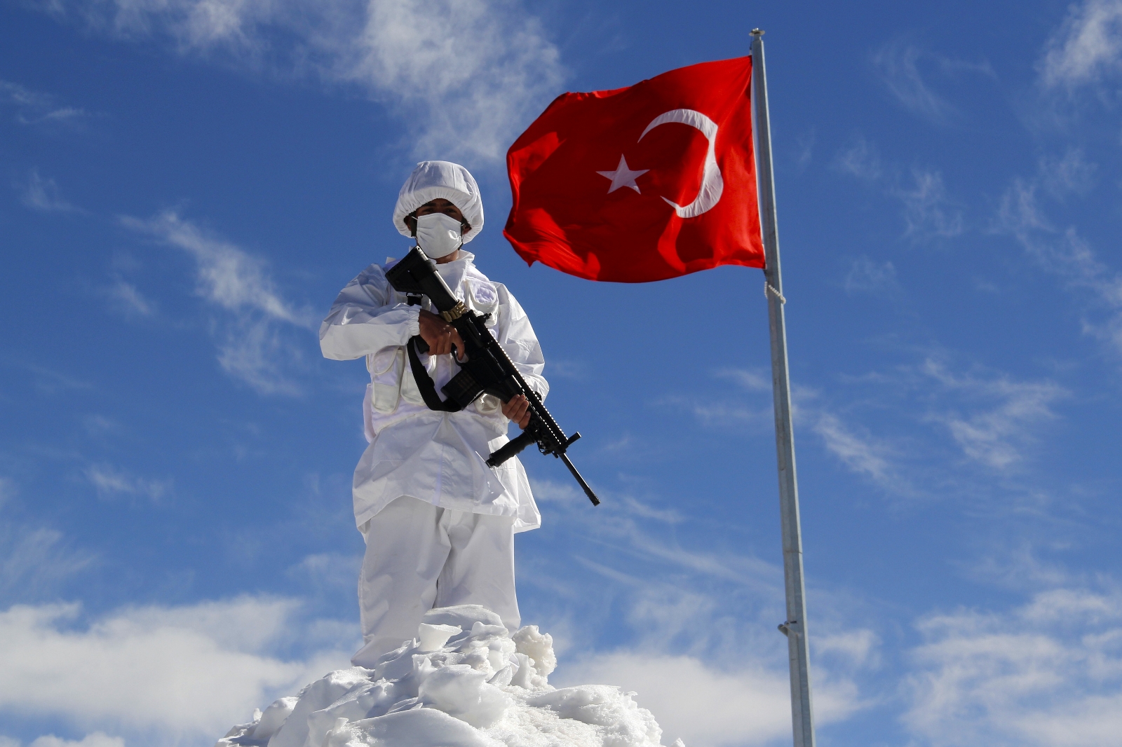Eksi 20 derecede hudut savunması! Mehmetçiğin tek beklentisi dua