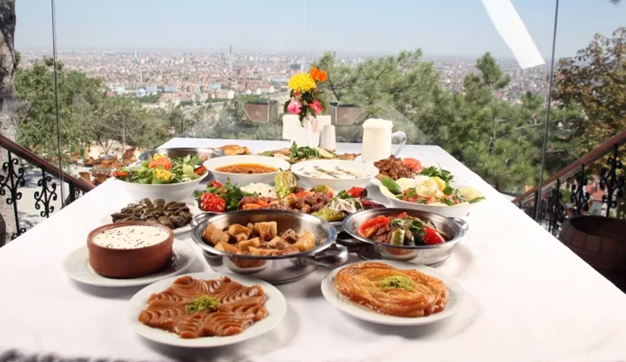 Milyonlar akın akın geliyor: Aşkın şehri Konya her mevsim güzel