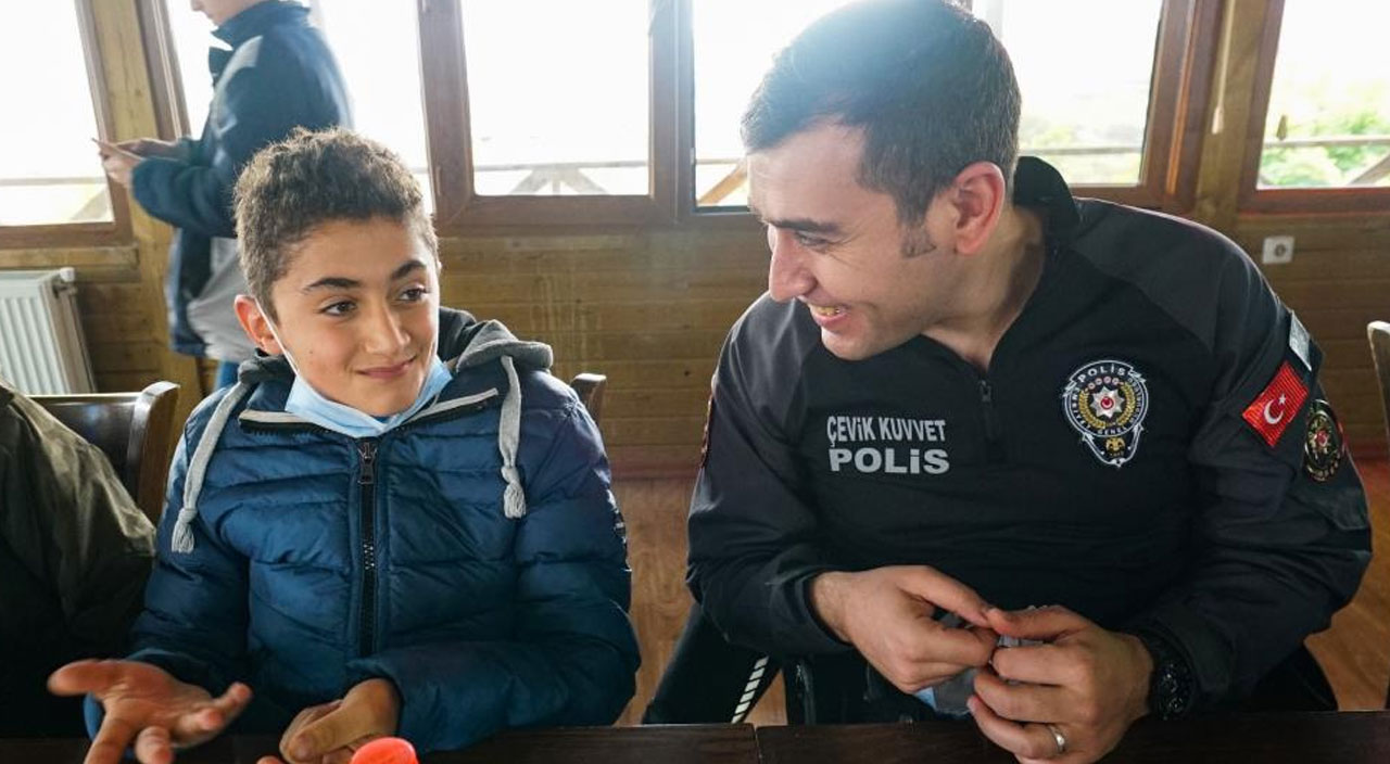 Polisler dezavantajlı çocukları ilk defa sinemayla buluşturdu