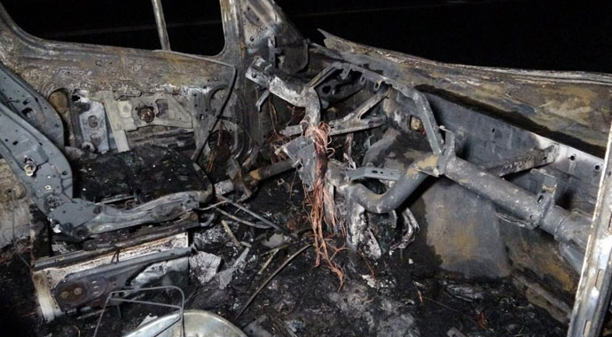 Seyir halindeki arabanın kliması bomba gibi patladı!