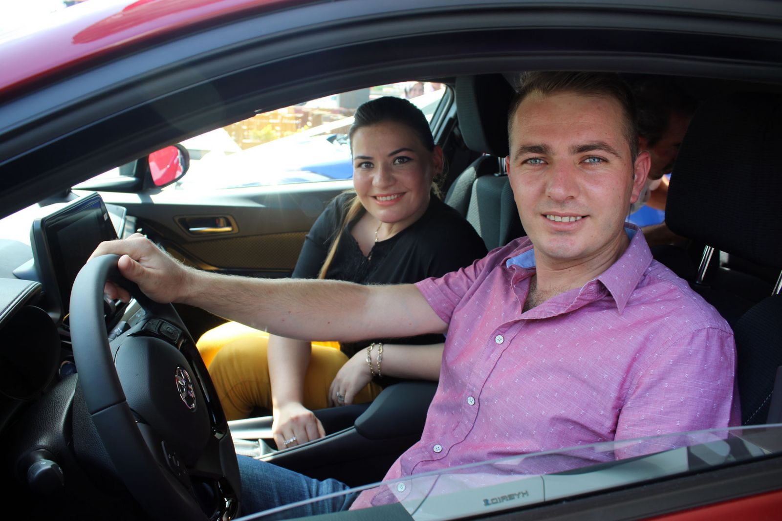 Klima ve cep telefonu alıp, 140 bin TL'lik arabanın sahibi oldular