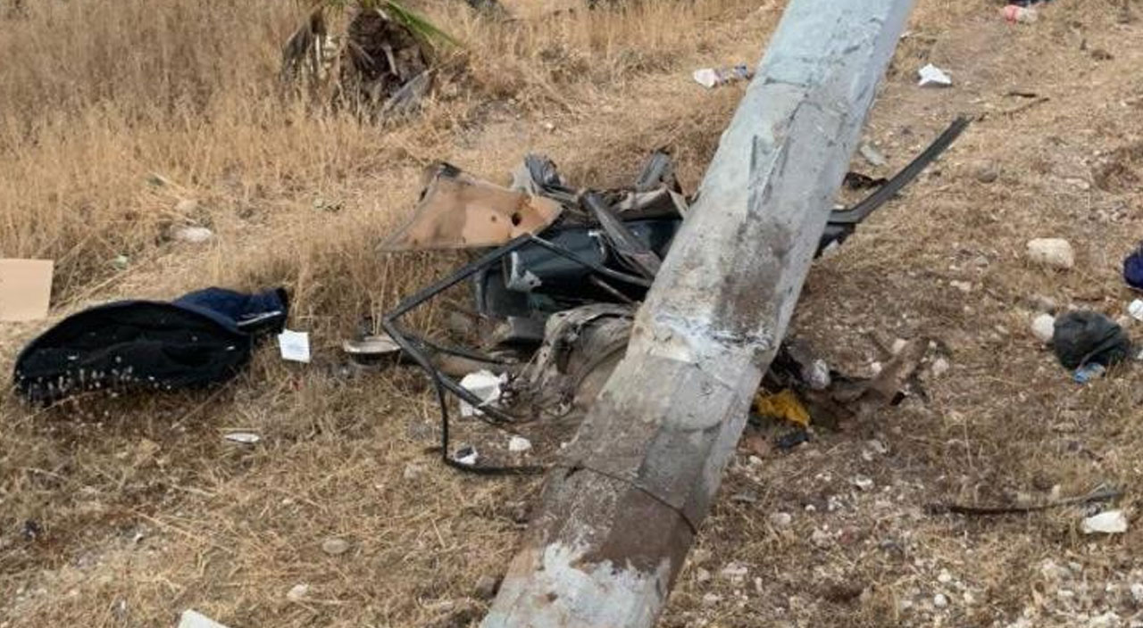 Antalya’da feci olay: Otomobil ikiye bölündü, baba-kız hayatını kaybetti