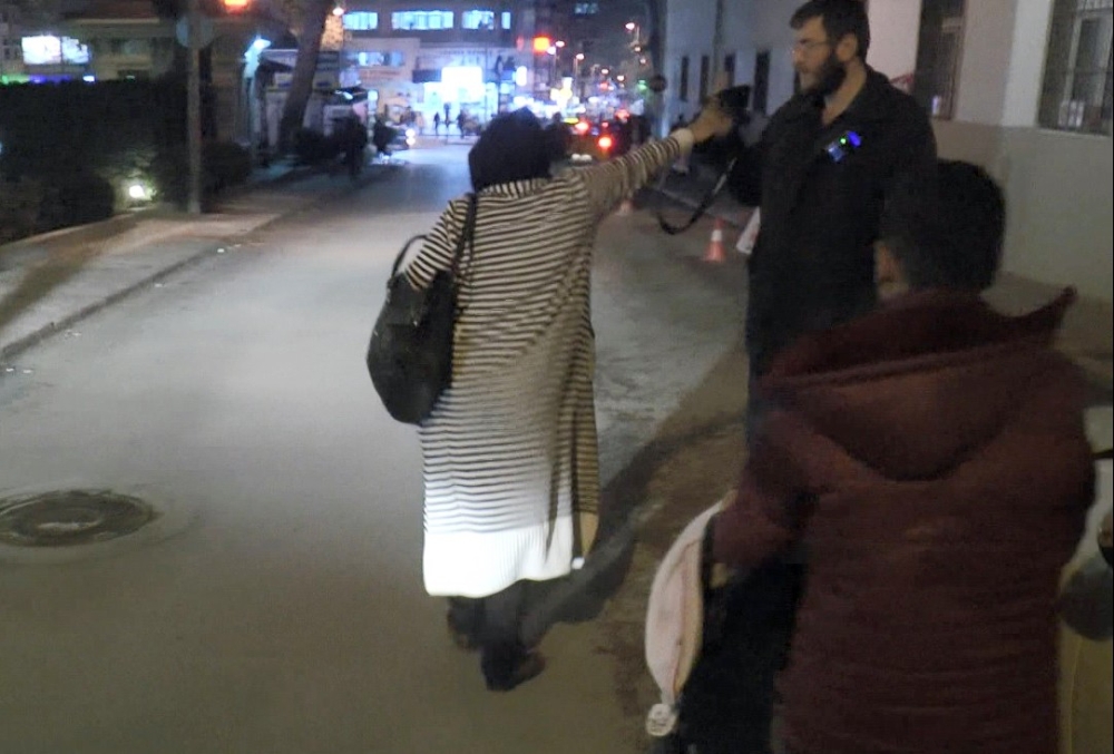 Kocasına kızdı bebeklerini bırakıp kaçtı