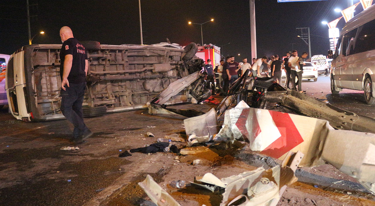 Kocaeli'de işçileri taşıyan minibüs devrildi: 7 yaralı