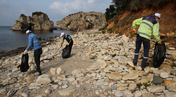 Kocaeli’nin doğal güzelliğini kampçılar çöplüğe döndürdü
