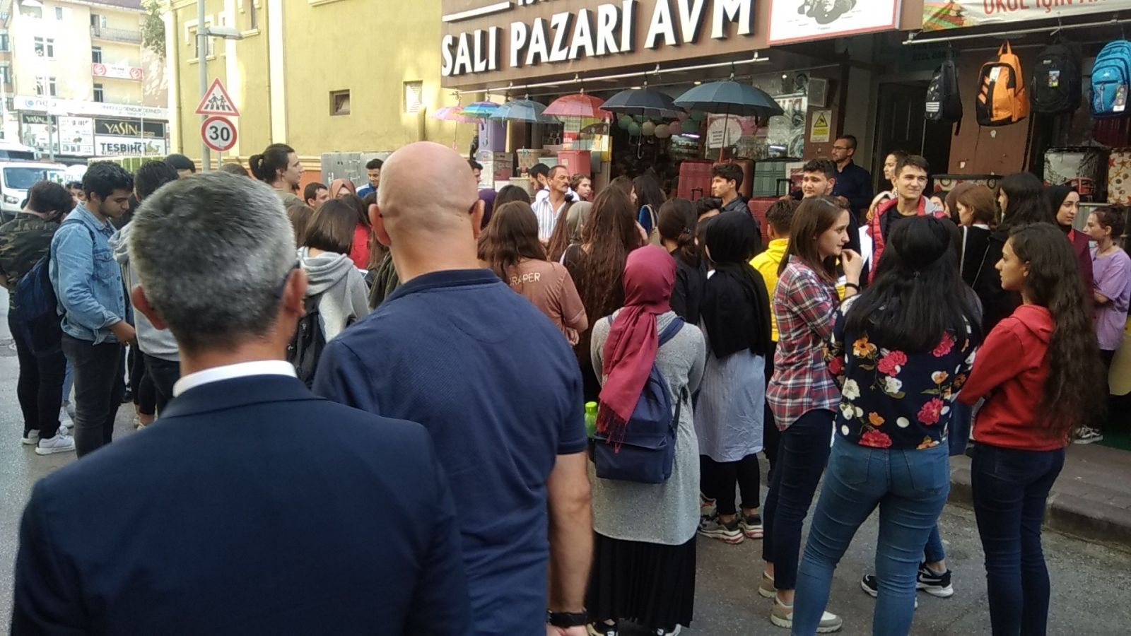 Kocaeli'de deprem nedeniyle okullar tatil edildi!