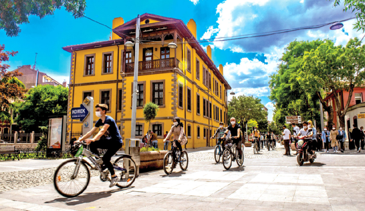 Milyonlar akın akın geliyor: Aşkın şehri Konya her mevsim güzel