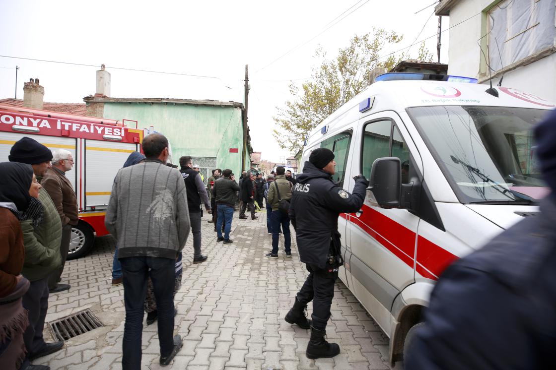 Konya'da kerpiç evde göçük: 2'si çocuk 3 kişi hayatını kaybetti