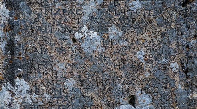 At yarışı kuralları iki bin yıllık kitabede çıktı