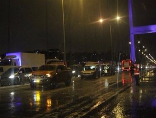 İstanbul'da şüpheli paket fünyeyle patlatıldı